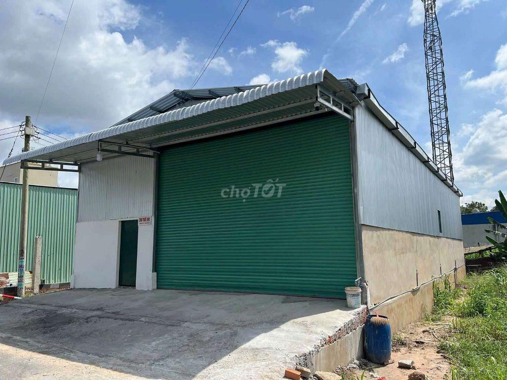 Cho thuê kho gần Cổng Xanh Bình Dương 240m2/ 9 triệu 