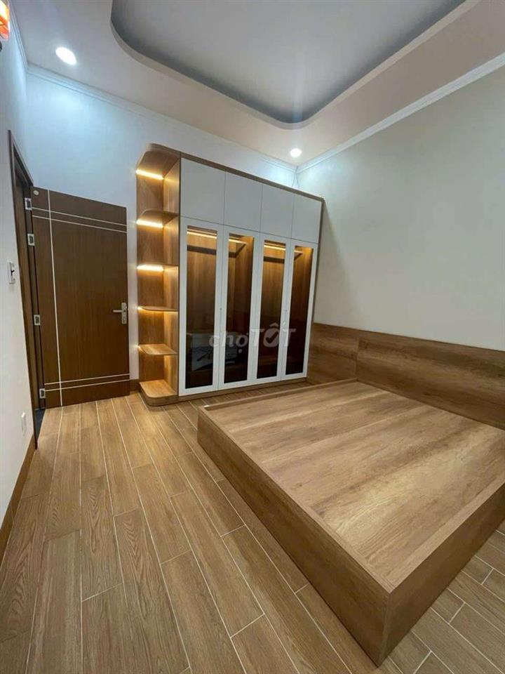 Nhà trệt gác 3 phòng ngủ sân ô tô