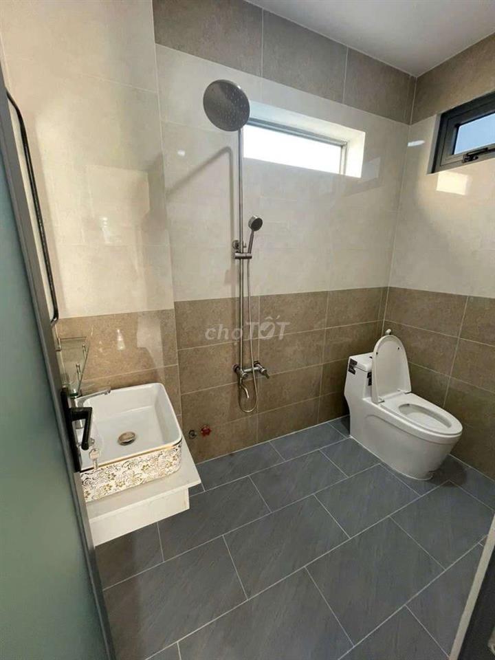Nhà trệt gác 3 phòng ngủ sân ô tô