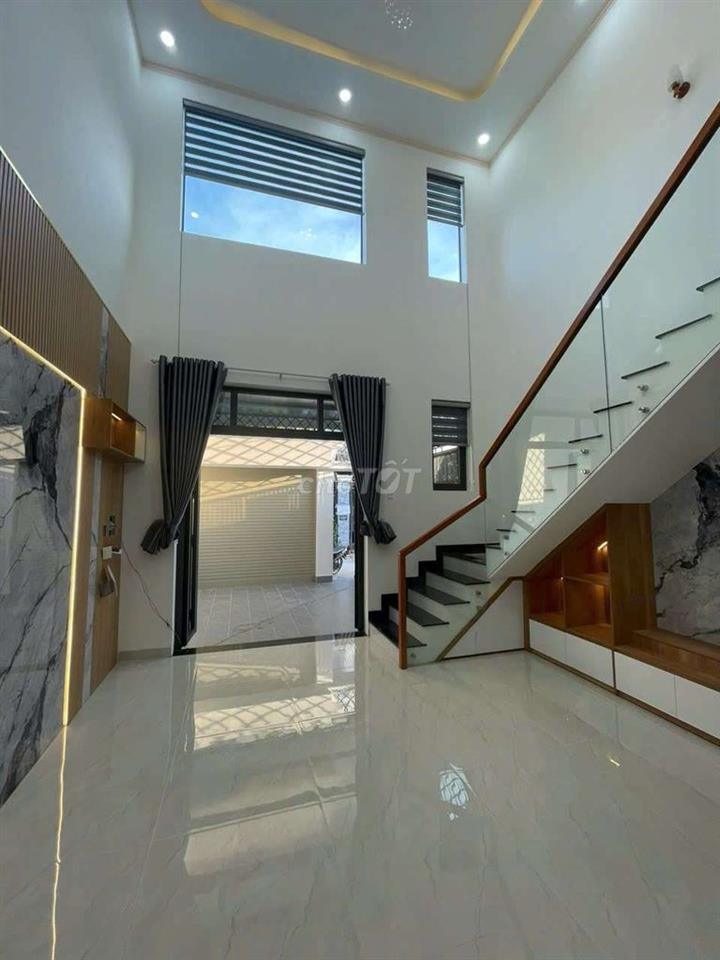 Nhà trệt gác 3 phòng ngủ sân ô tô
