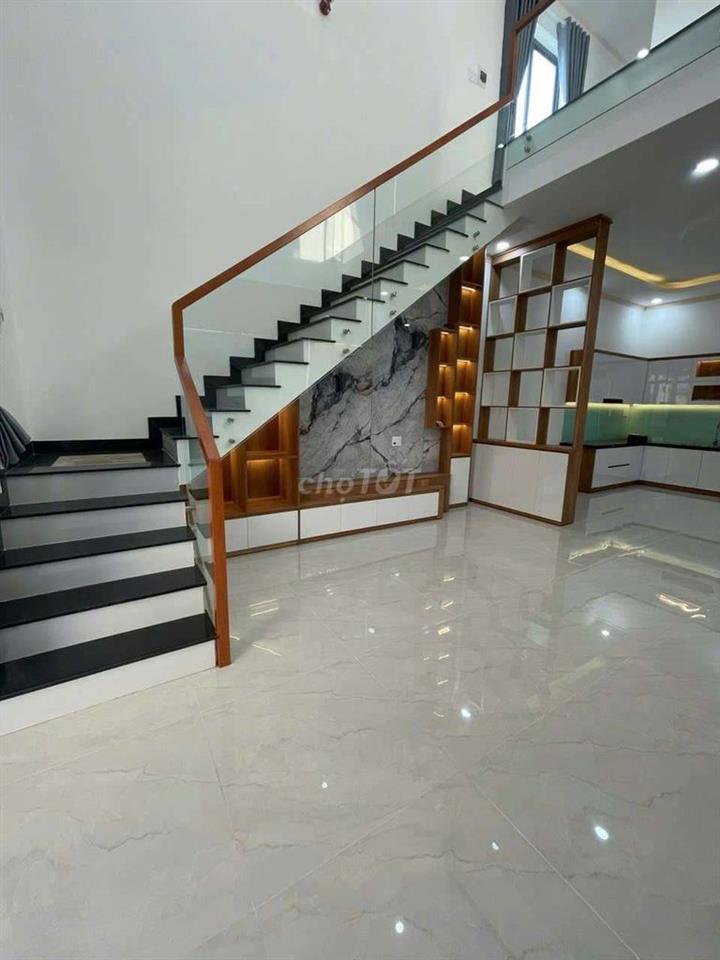 Nhà trệt gác 3 phòng ngủ sân ô tô