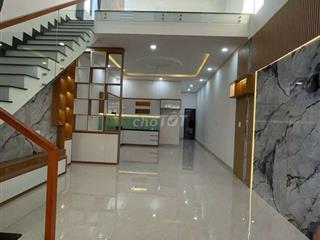 Nhà trệt gác 3 phòng ngủ sân ô tô