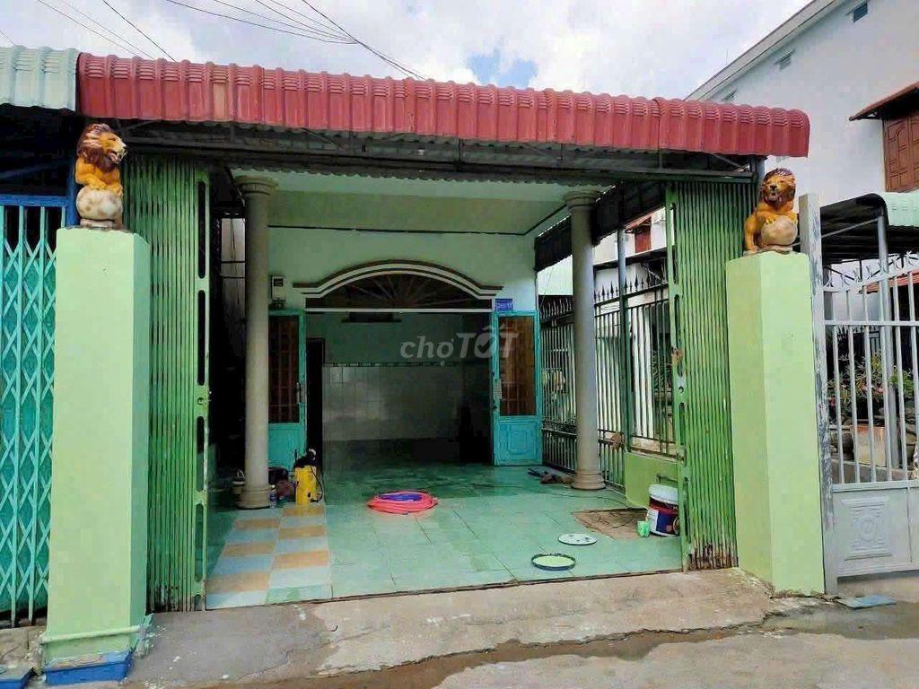 Nhà 2 phòng ngủ sân ô tô
