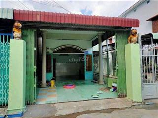 Nhà 2 phòng ngủ sân ô tô