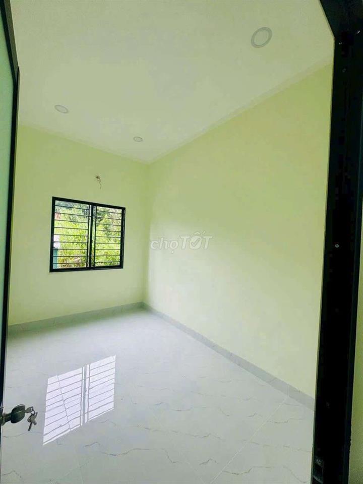 Nhà 2 phòng ngủ sân ô tô mới 100%
