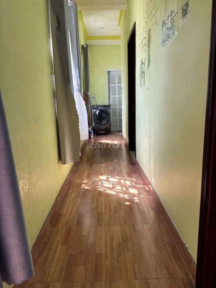Nhà trệt gác 3 phòng ngủ sân ô tô
