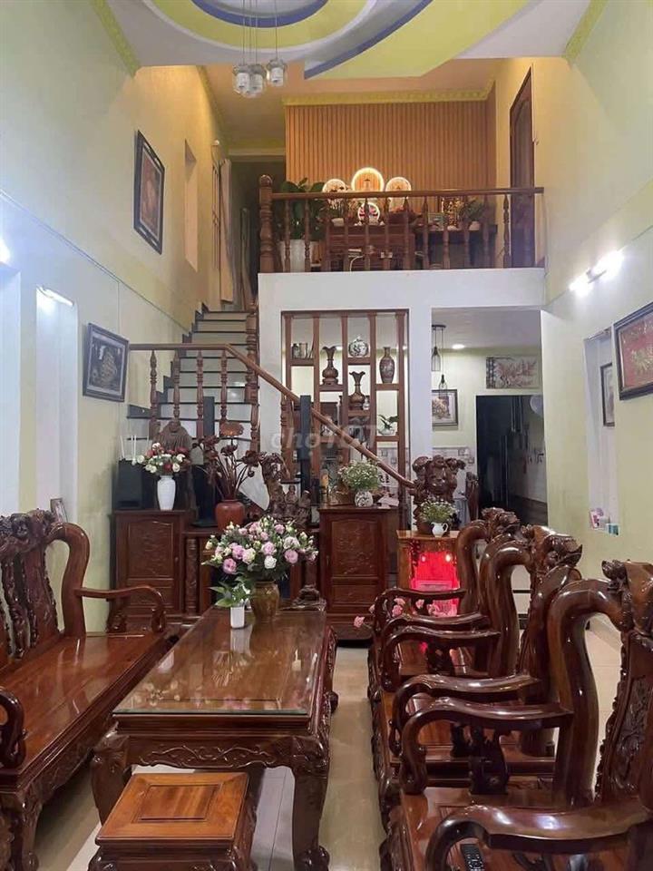 Nhà trệt gác 3 phòng ngủ sân ô tô