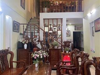 Nhà trệt gác 3 phòng ngủ sân ô tô