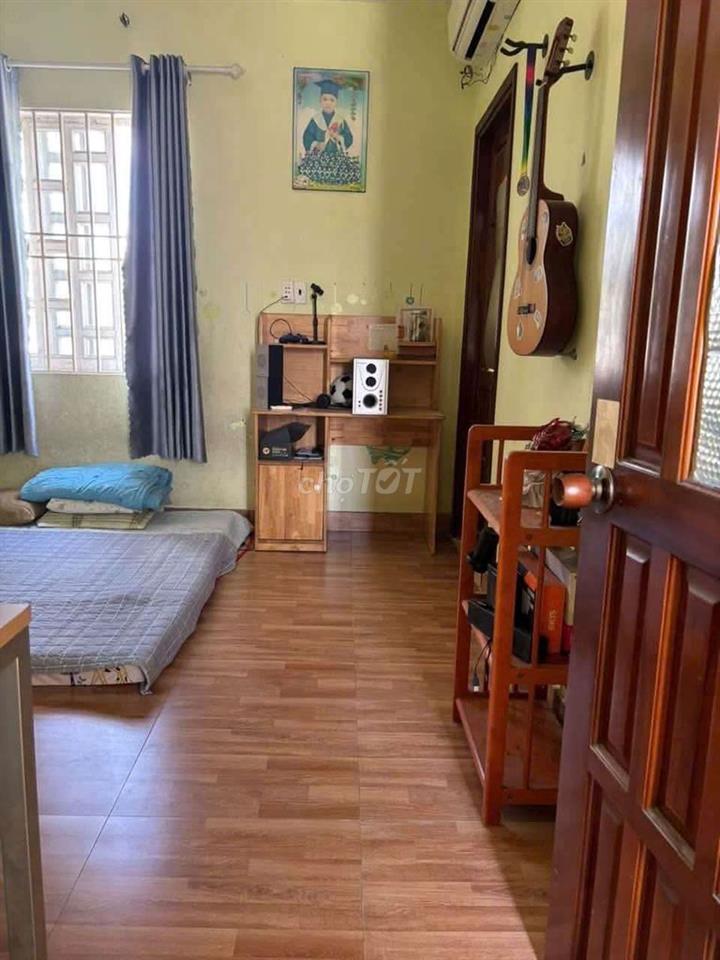 Nhà trệt gác 3 phòng ngủ sân ô tô