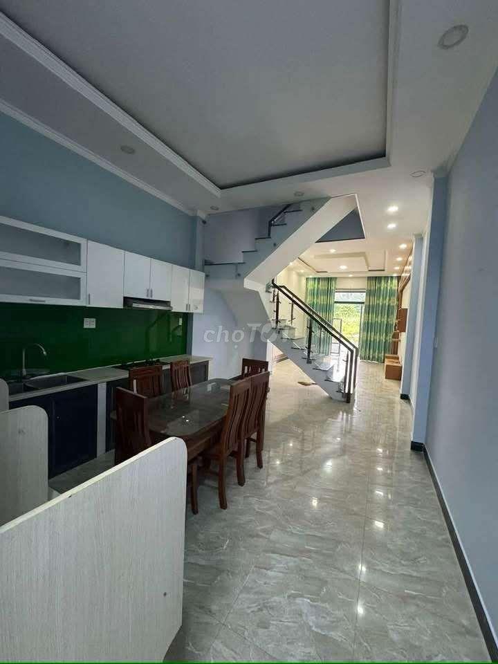 Nhà trệt 2 lầu 4 phòng ngủ