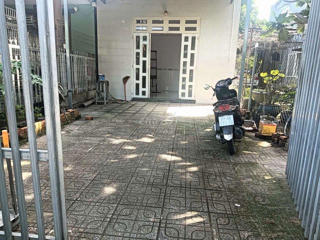 Nhà trệt gác 3 phòng ngủ sân ô tô