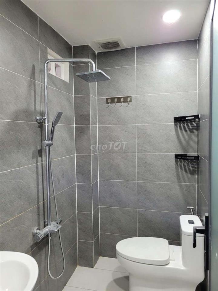 Nhà trệt gác đường nhựa