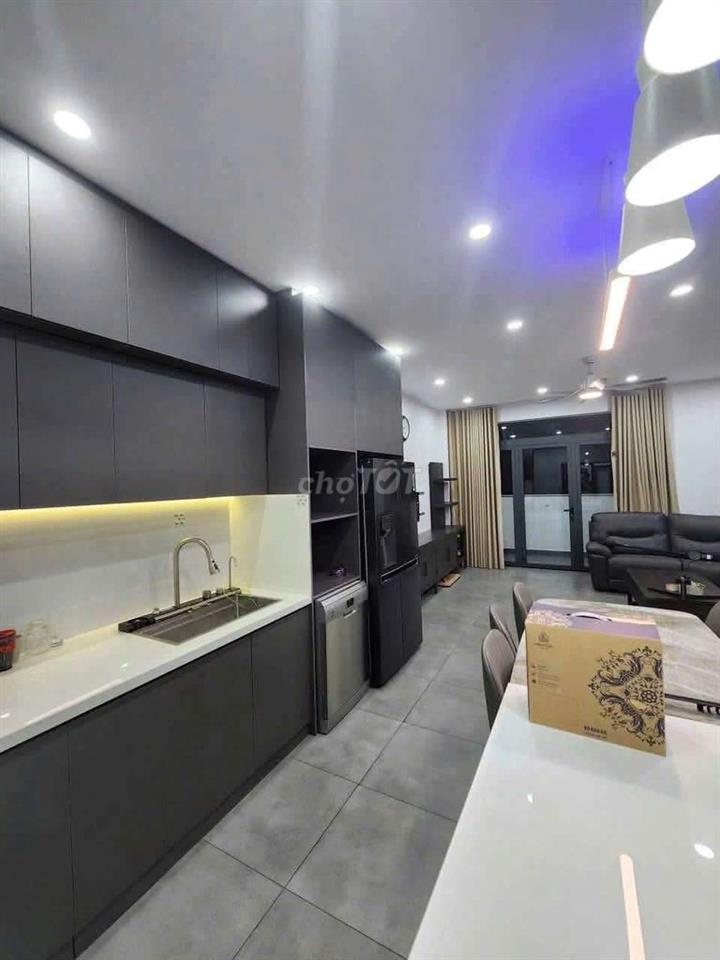 cho thuê nhà Phú Mỹ 1trệt 1 lầu 1tum  rộng rãi