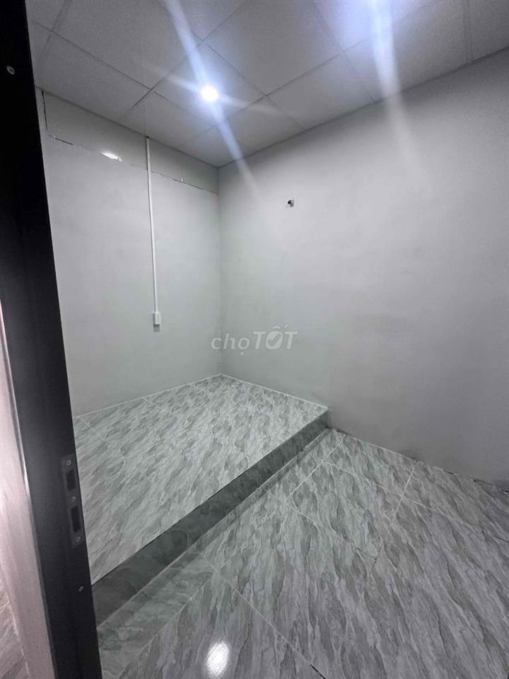 nhà mới sửa xong siêu đẹp giá cực rẻ