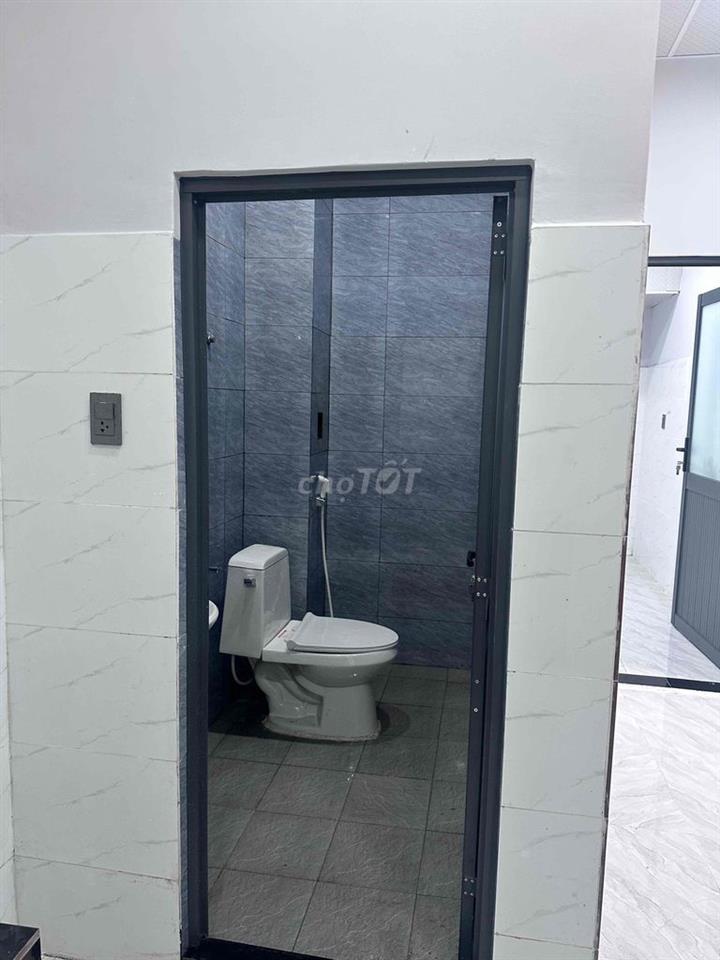 nhà mới xây cho thuê nguyên căn