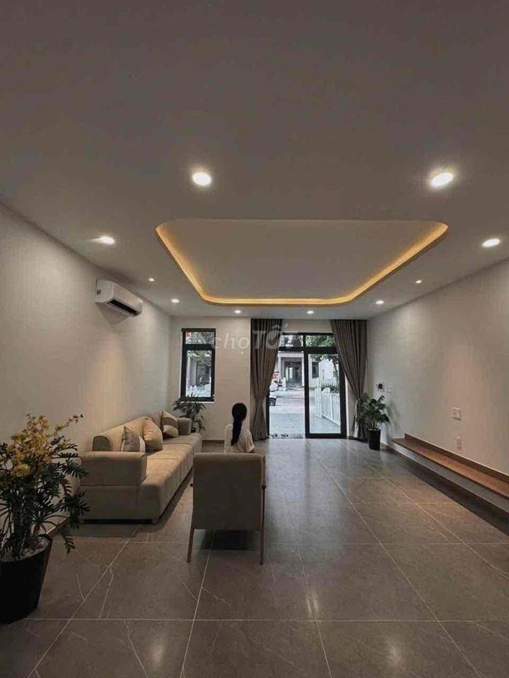 🔥 Cho Thuê Nhà 3 Tầng – 3PN, 4WC – Gần KCN Chơn Thành