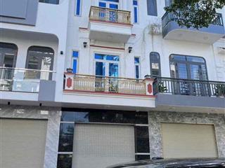 nhà 2 lầu 1 trệt Bình Chuẩn,Thuận An,có nội thất,đường 7m đậu ô tô ok