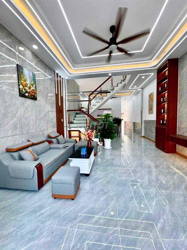 nhà lầu trệt KDC HỘI NGHĨA, TÂN UYÊN,Gần KCN NAM TÂN UYÊN,có nội thất