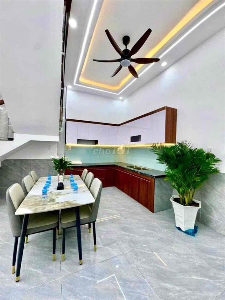 nhà lầu trệt KDC HỘI NGHĨA, TÂN UYÊN,Gần KCN NAM TÂN UYÊN,có nội thất