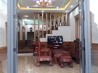 nhà gần ngã tư 550 DĨ AN,1 trệt 2 lầu 3p ngủ,1p thờ ,có 2 máy lạnh