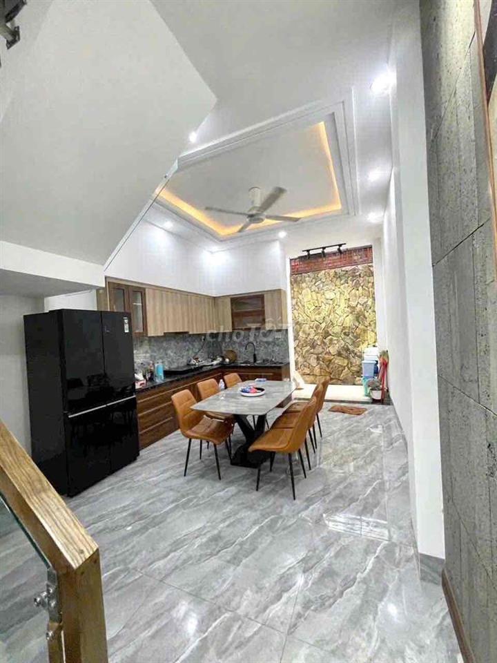 nhà 1 trệt 2 lầu THUẬN GIAO,gần VSIP 1,kế đường 22/12,có nội thất