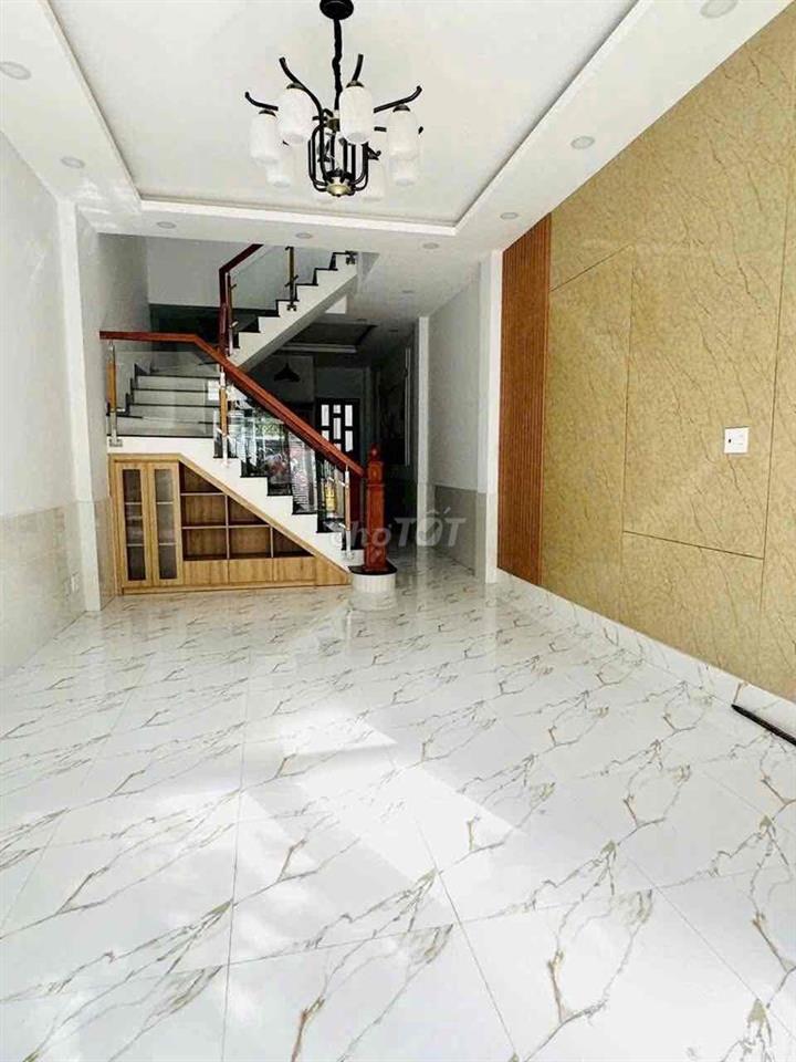 nhà 1 trệt 2 lầu Cách ngã 6 An Phú, Thuận An 1,5 km, đường 7m
