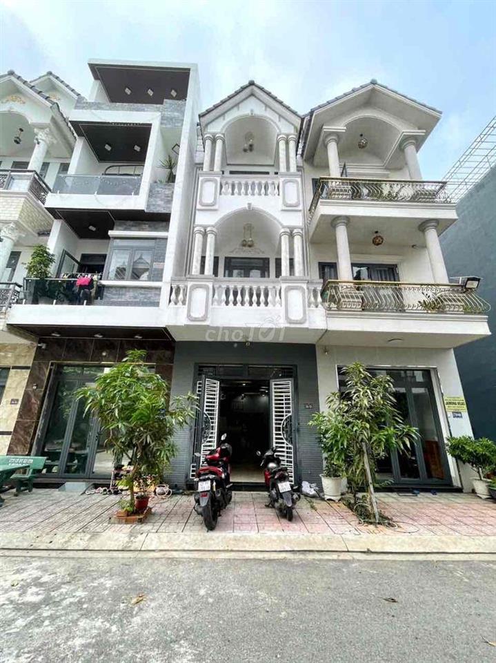 nhà 2 lầu 1 trệt Bình Chuẩn,Thuận An,Gần ngã tư miễu ông cù