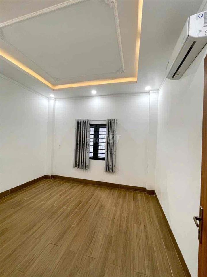 nhà 2 lầu 1 trệt Bình Chuẩn,Thuận An,Gần ngã tư miễu ông cù