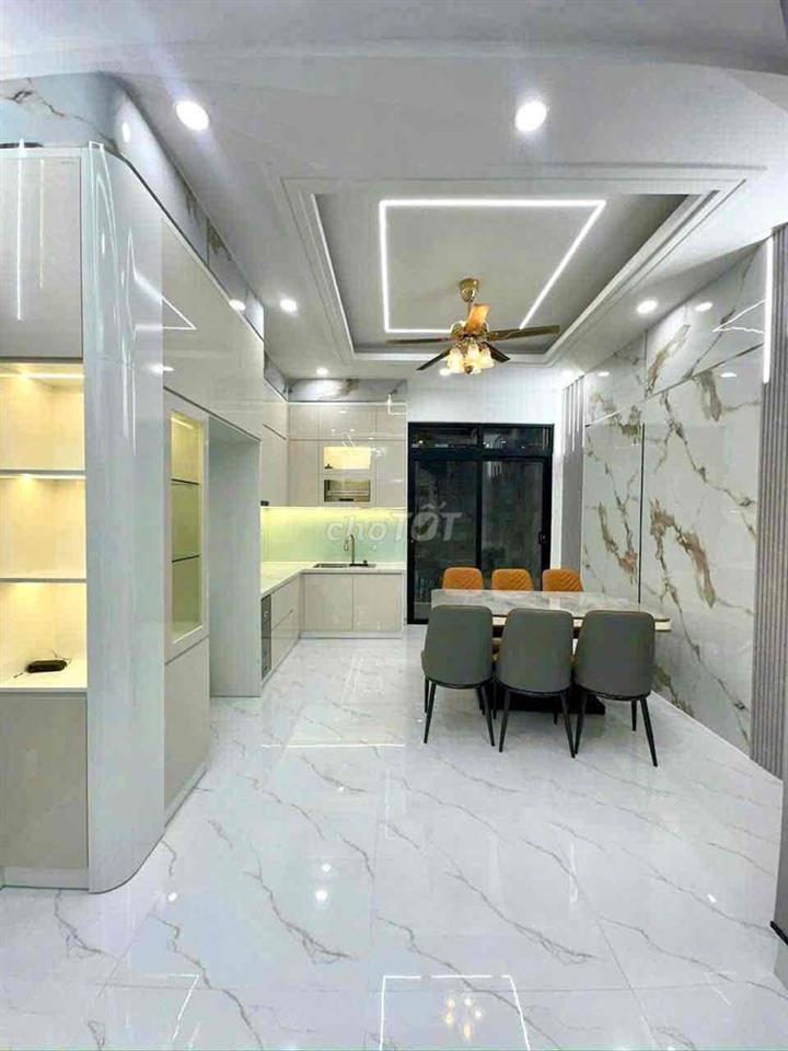 nhà 2 lầu 1 trệt Bình Chuẩn,Thuận An,có nội thất,đường 7m đậu ô tô ok