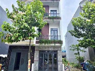 nhà 2 lầu 1 trệt Bình Chuẩn,Thuận An,có nội thất,đường 7m đậu ô tô ok
