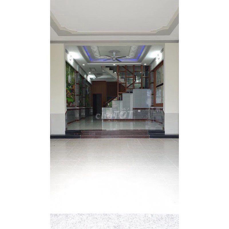 Cho thuê nhà  1 trệt 1 lầu  2 PN. Giá 6tr5, sát chợ Chánh Lưu