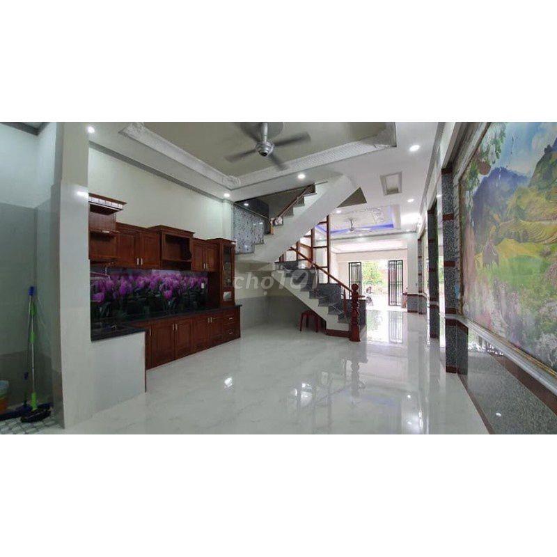 Cho thuê nhà  1 trệt 1 lầu  2 PN. Giá 6tr5, sát chợ Chánh Lưu