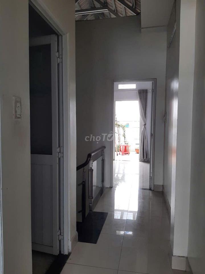 Nhà trống nguyên căn bán hoặc cho thuê (không qua trung gian)