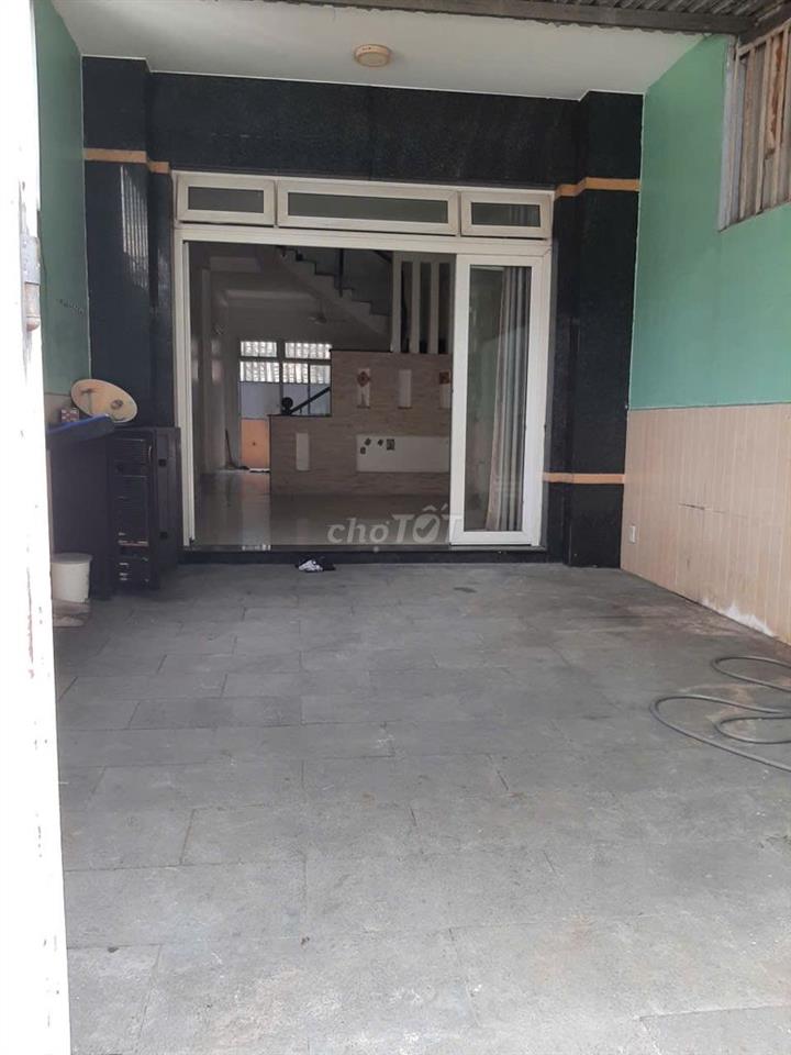 Nhà trống nguyên căn bán hoặc cho thuê (không qua trung gian)