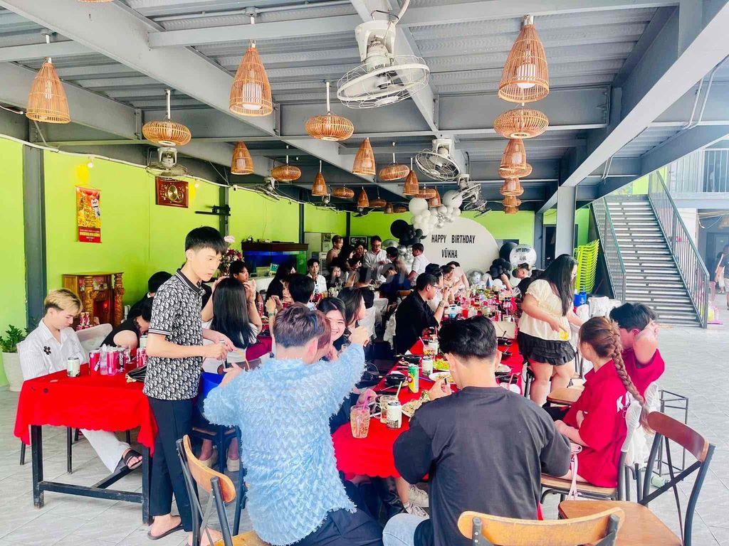 cần sang nhượng lại 100% quán. vẫn đang hoạt động bình thường.