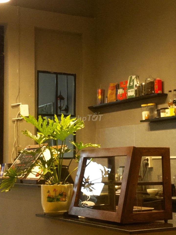Cần sang quán cà phê kết hợp đồ ăn Hàn Quốc
