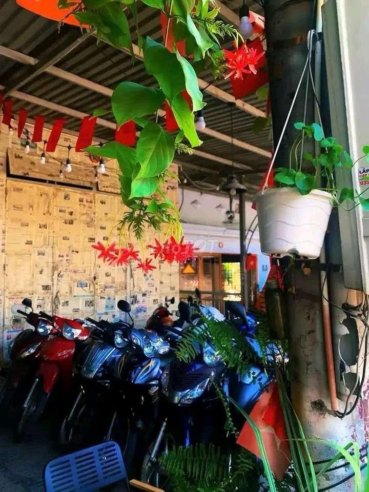 Cần sang gấp quán cà phê