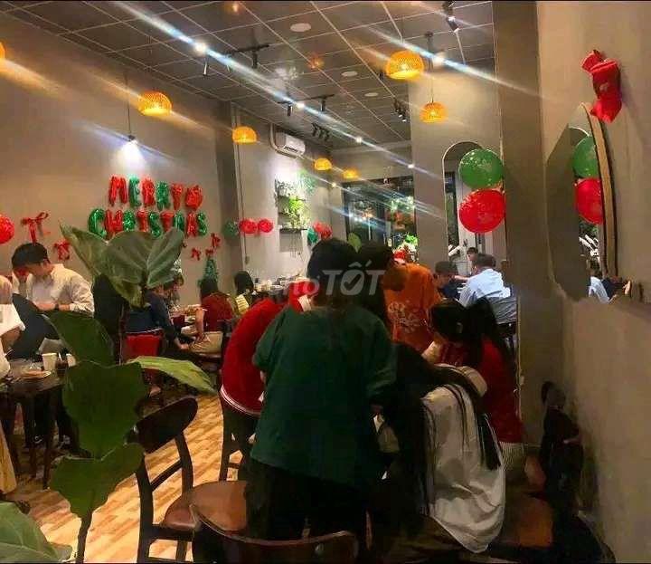 Cần sang gấp quán cà phê