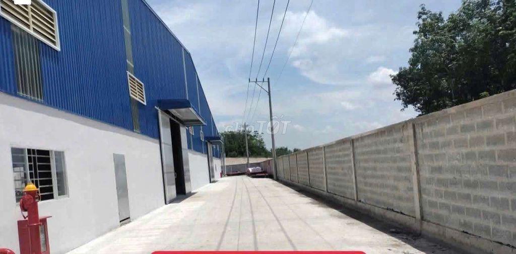Xưởng Bán có nguồn thu 320triệu/tháng. S 8.300m² Giá 45,1 tỷ ký 10 năm