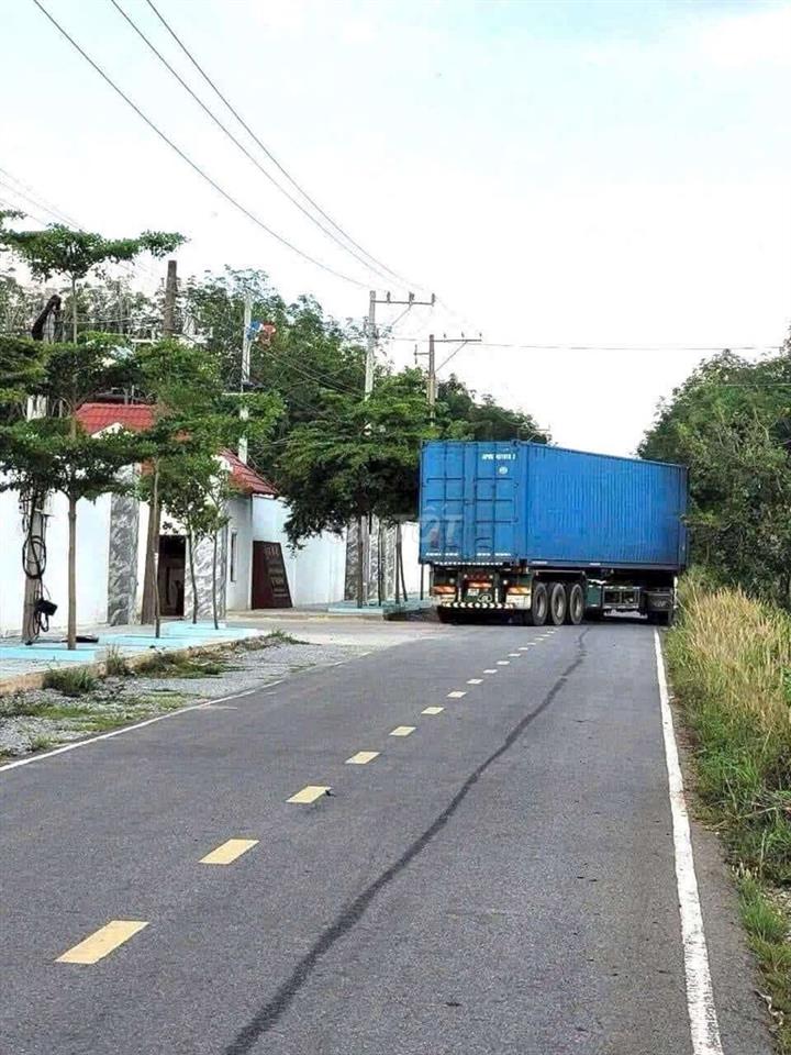 Bán Đất SKC sản xuất kinh doanh 50 năm 1,6 Ha Giá 27,5 tỷ đường nhựa 