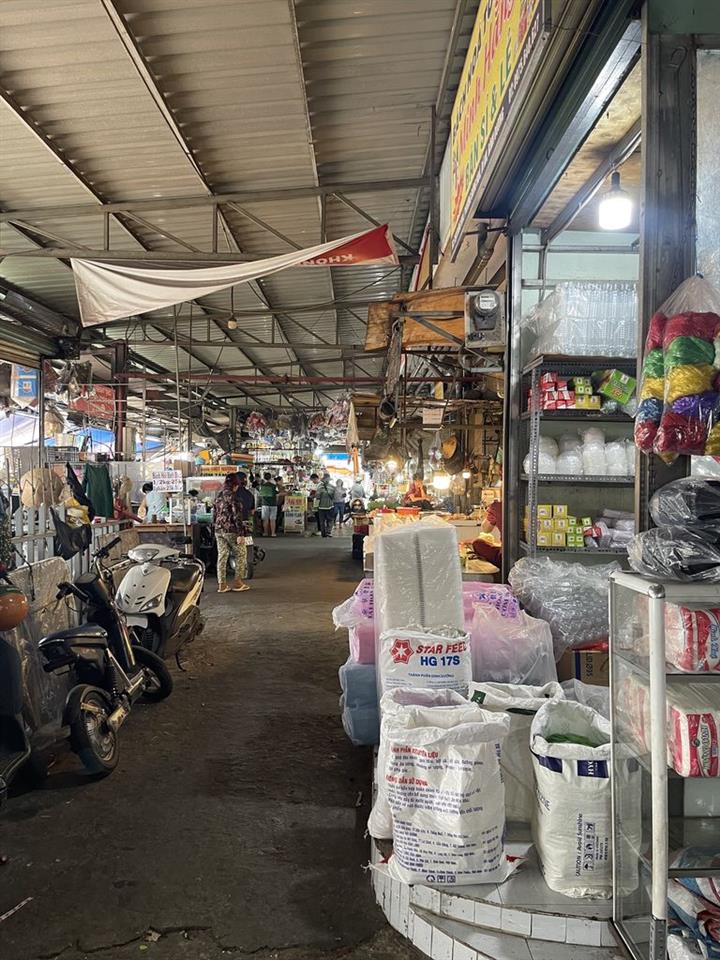Sang nhượng mặt bằng Kiot 2 mặt tiền ngay chợ Đông Hoà
