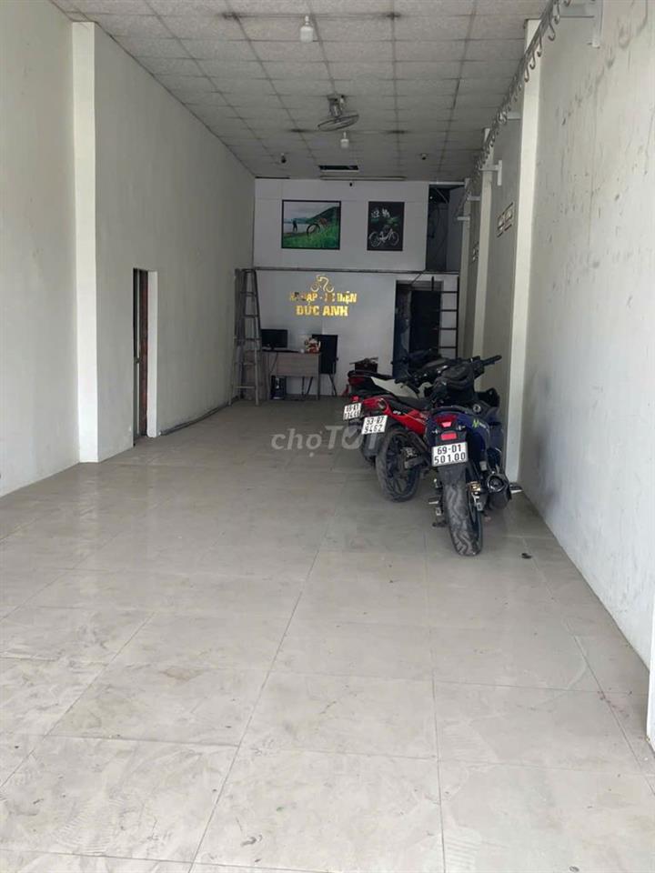cho thuê MB Kinh doanh, DT 743,80m2, giá 7tr/ tháng