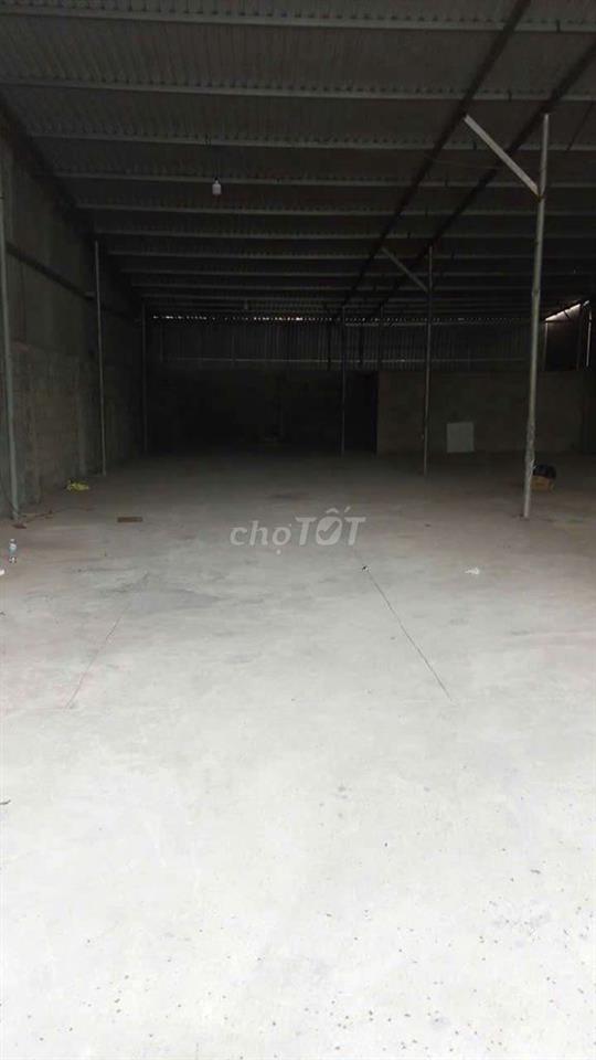 Xưởng Dĩ An 300m² đường cont làm kho sản xuất