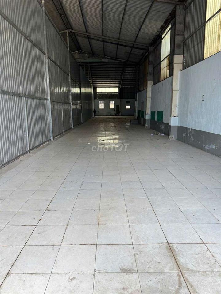 Xưởng Thuận An 700m²/35tr đường cont điện hạ bình làm kho sx nhẹ
