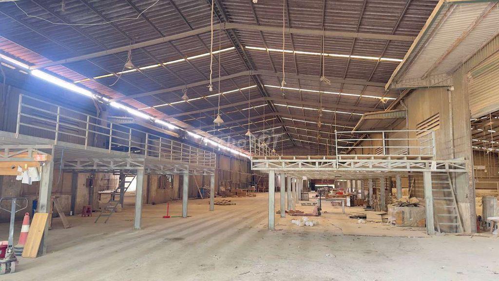 Xưởng giá rẽ Thuận An 6500m²/200tr đường cont điện hạ bình sx đa nghề