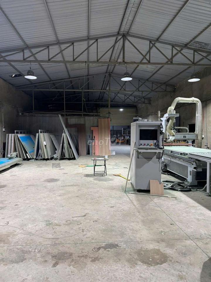 Xưởng Dĩ An 700m/14tr sẵn văn phòng 3fa sản xuất