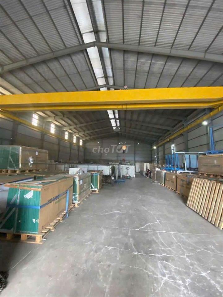 Xưởng Thuận An 1555m đường cont sẵn cẩu trục văn phòng và phòng ở 