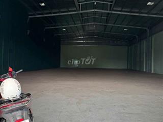 Xưởng Dĩ An 700m đường cont điện 3fa sản xuất  , trần chống nóng  