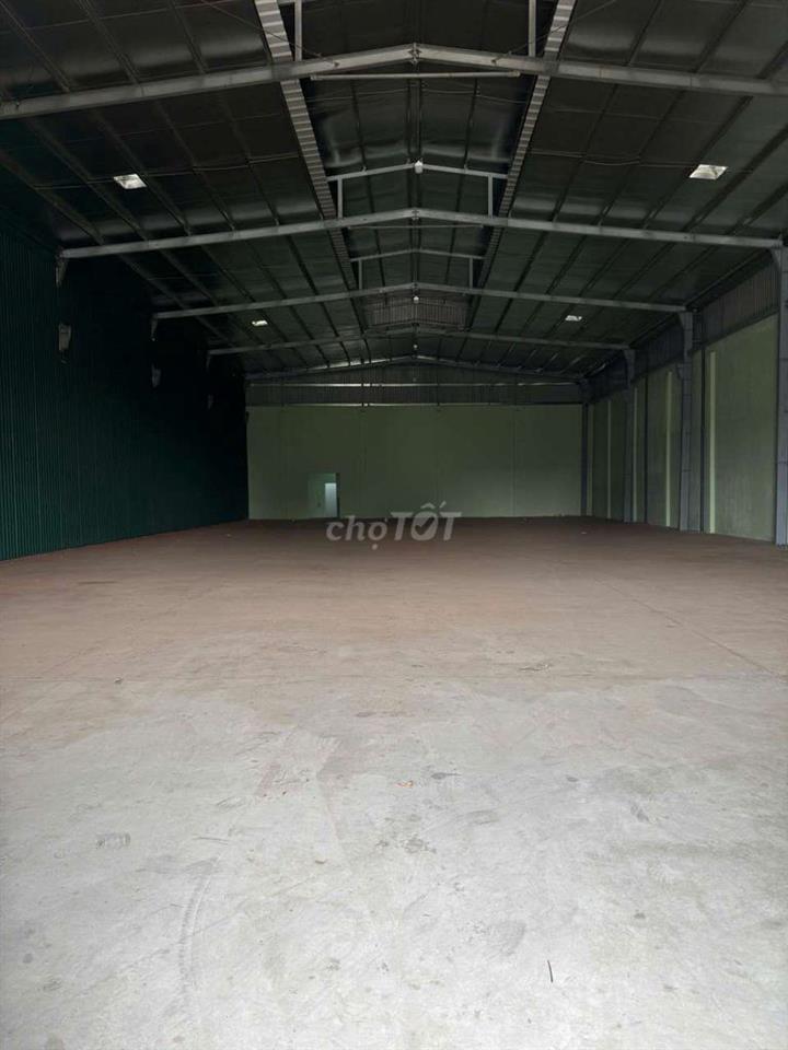 Xưởng Dĩ An 700m đường cont điện 3fa sản xuất  , trần chống nóng  