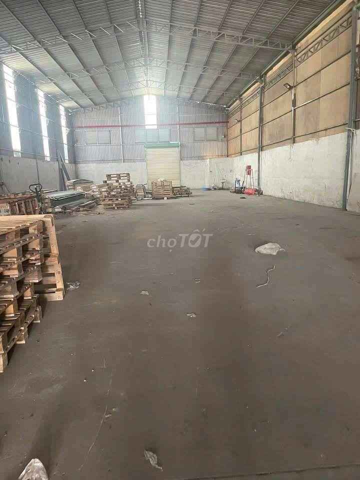 Xưởng Thuận An 1200m² đường cont , điện hạ trạm có PCCC giá 50tr/tháng